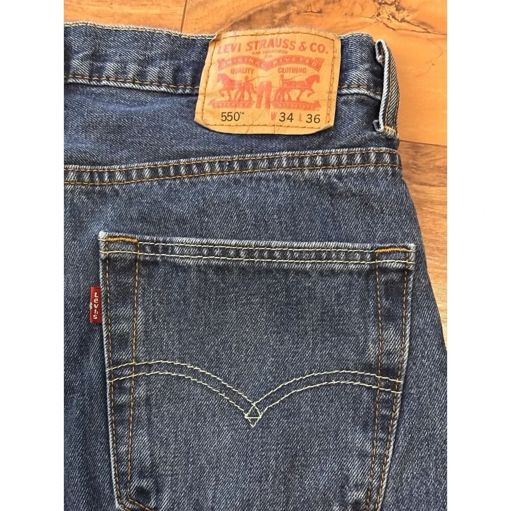 Levi's 550 Mens 32x34 (actual) 34x36 (tag) Relaxed Fit Straight‎ Leg Blue Denim